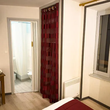 Le Relais De Отель Lassouts